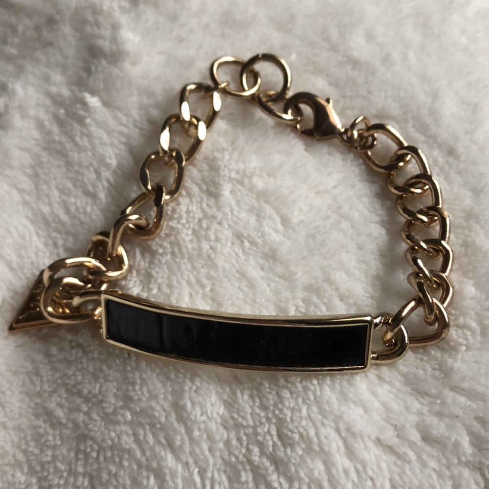 GUESS Gold Tone Chain Bracelet w/ Black Centre Piece & Charm | 6"